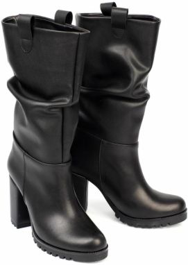 Capone Outfitters Women's Round Toe Trash Sole Gathered Mid Heel Boots
