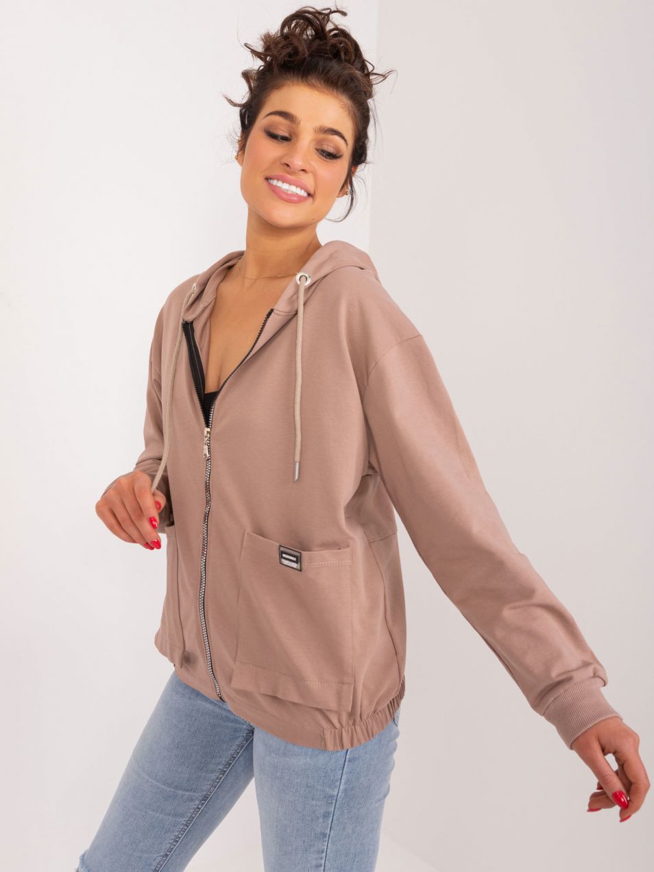Women's dark beige sweatshirt with pockets