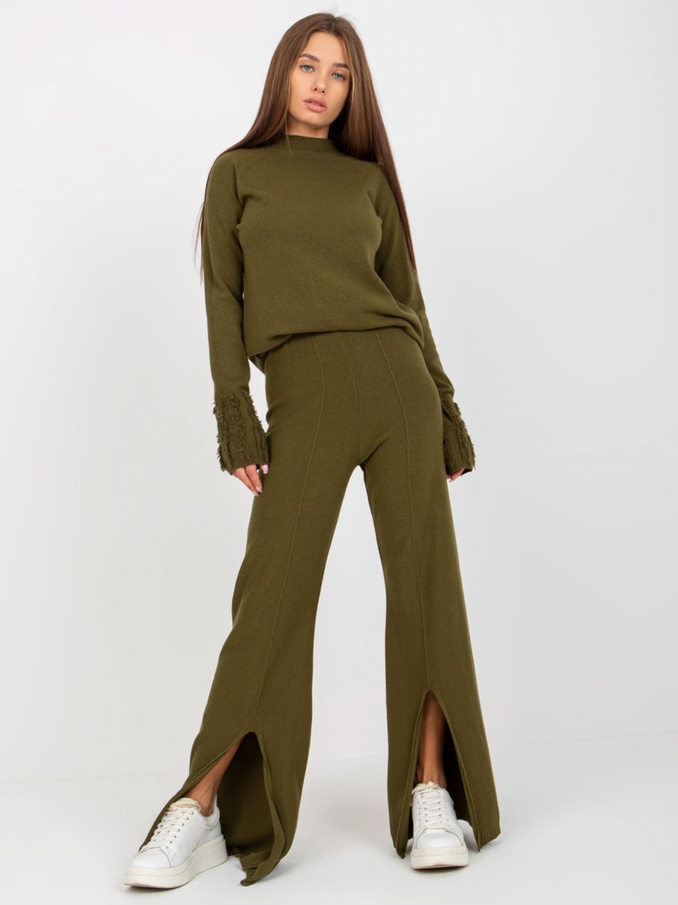 Khaki knitted trousers with slit and elastic waistband