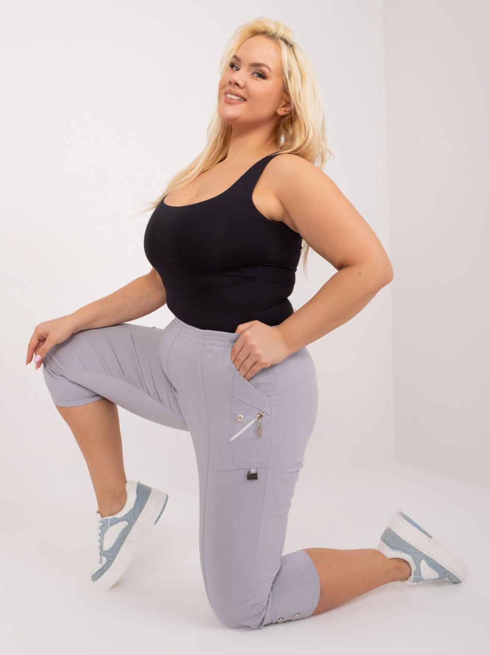 Light grey fitted trousers 3/4 plus size