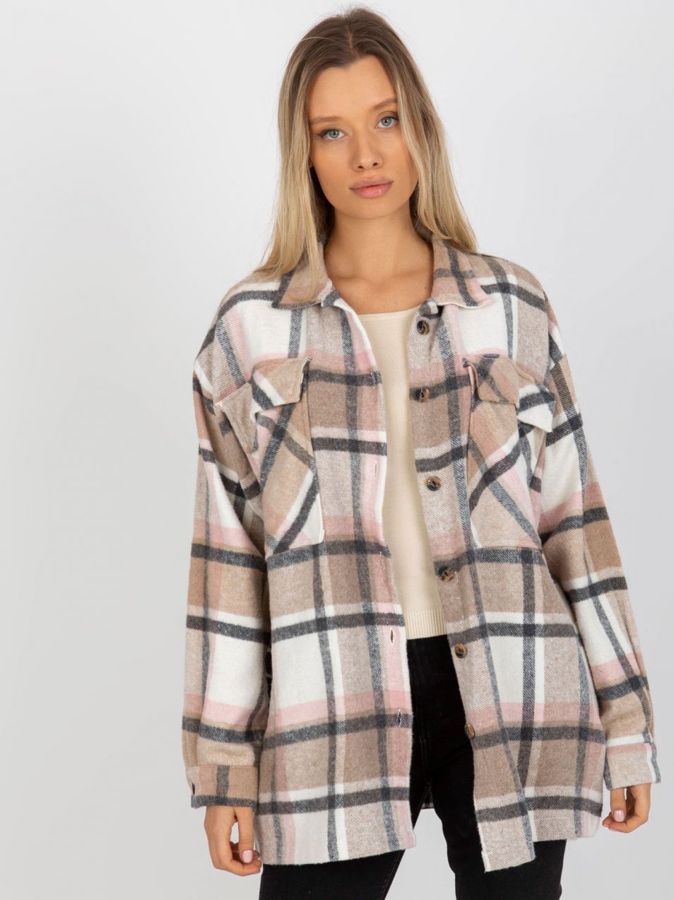 Plaid shirt with pockets and long sleeves