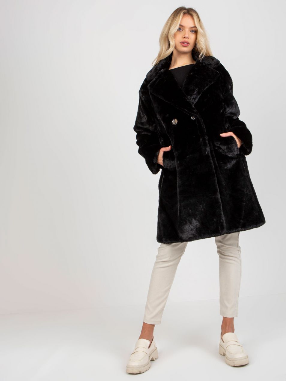 Women's black fur coat with pockets OCH BELLA