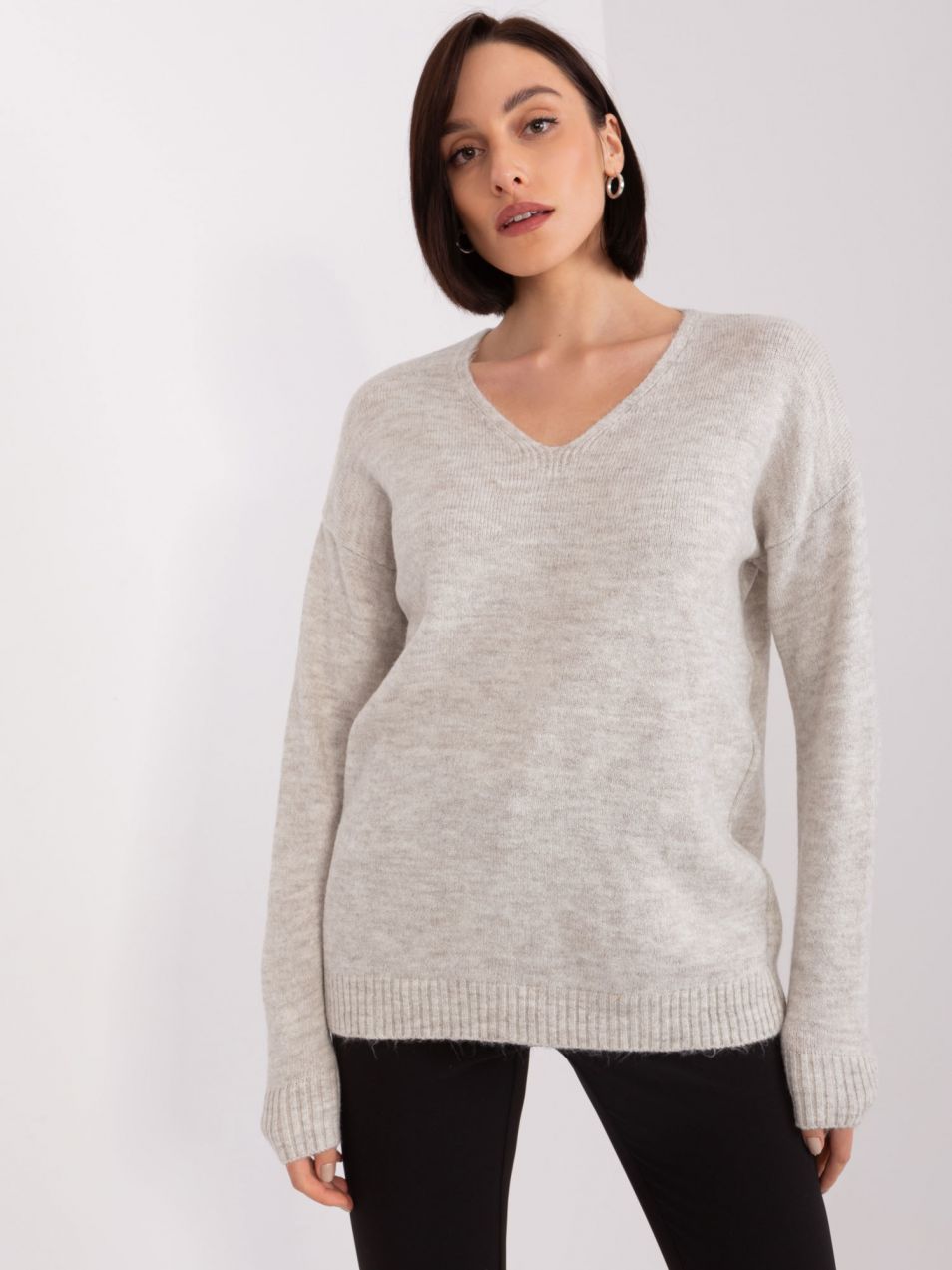 Beige women's sweater with a loose fit RUE PARIS
