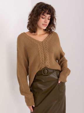 Classic camel sweater with cuffs