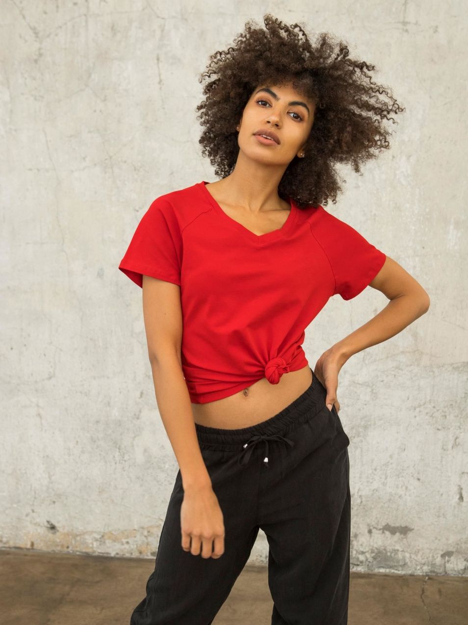 Red T-shirt with neckline FOR FITNESS
