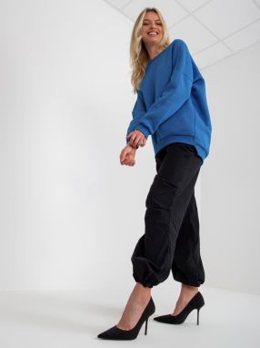 Basic navy blue long-sleeved sweatshirt