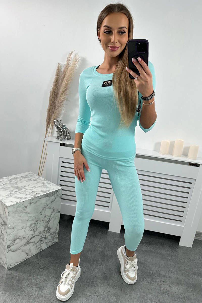 Ribbed blouse + mint leggings