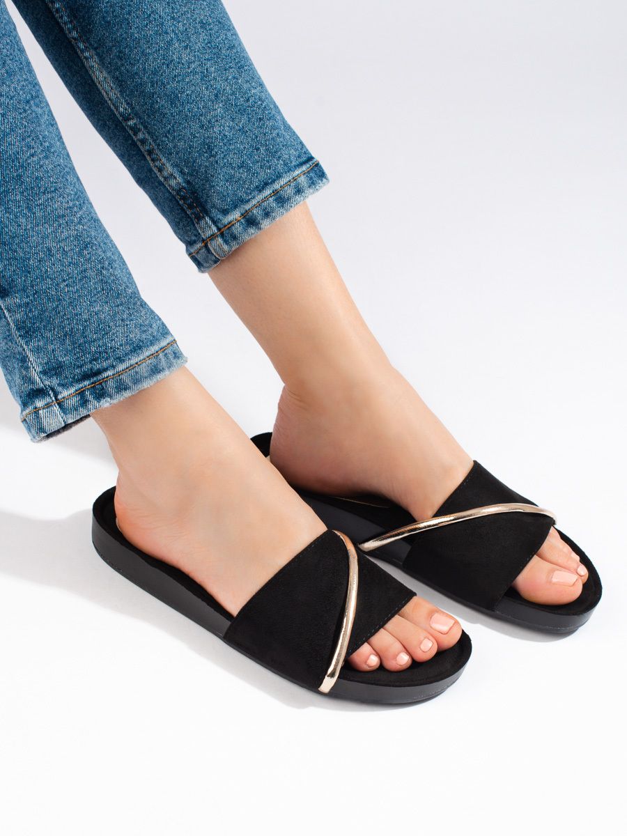 Black flip-flops with Shelvt gold ornament