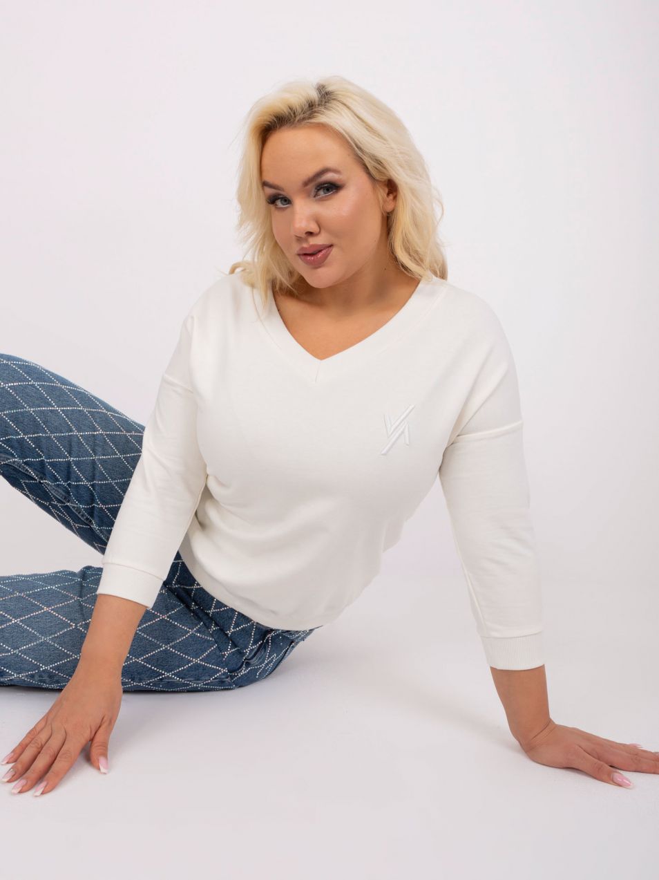 Cotton ecru blouse in a larger size with a patch