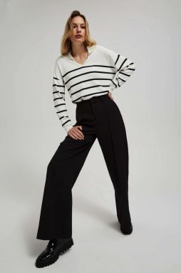 Trousers with wide legs