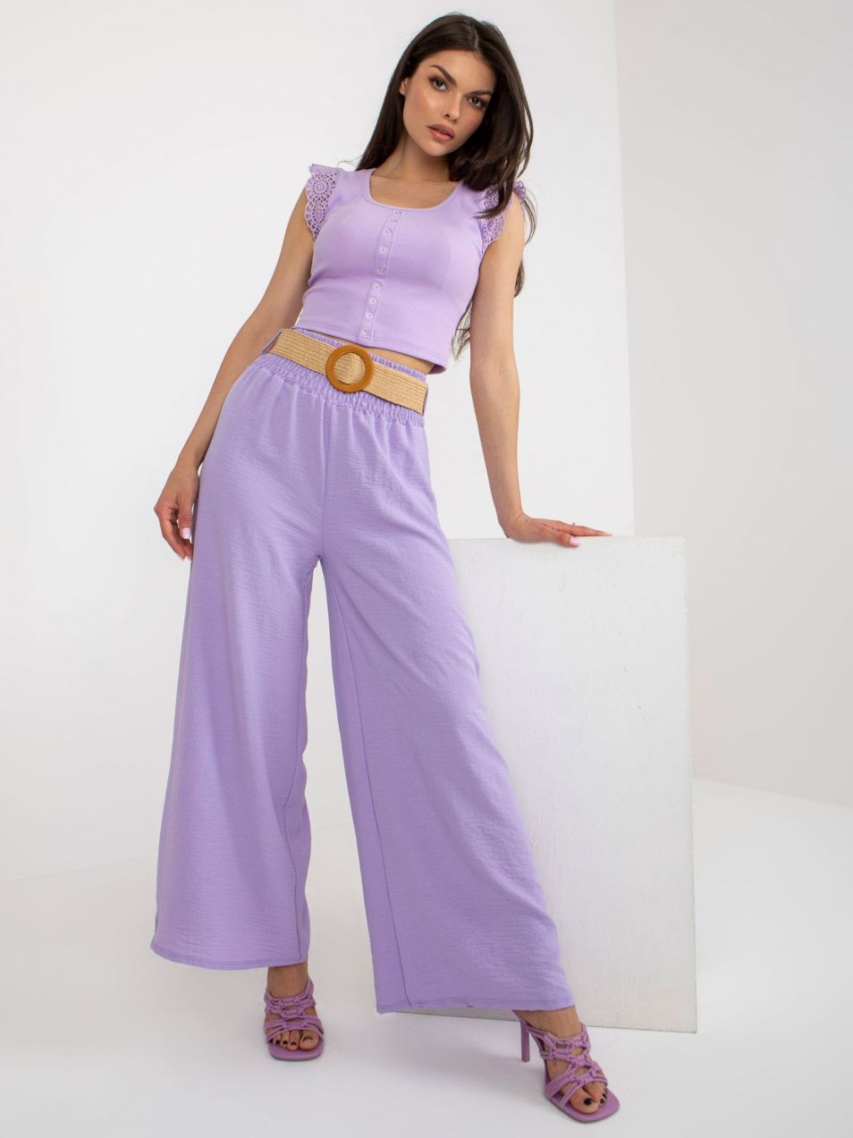 Light purple trousers made of airy fabric