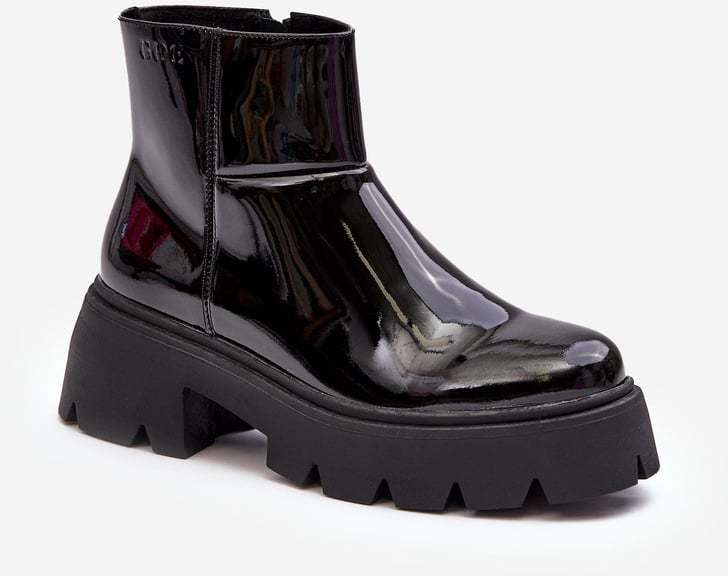 Patent leather women's shoes GOE Black