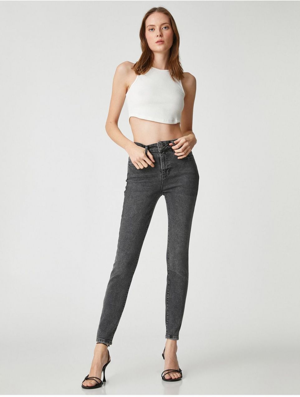 Koton džínsy s vysokým pásom a úzkymi nohami, slim fit strih - Carmen Jean