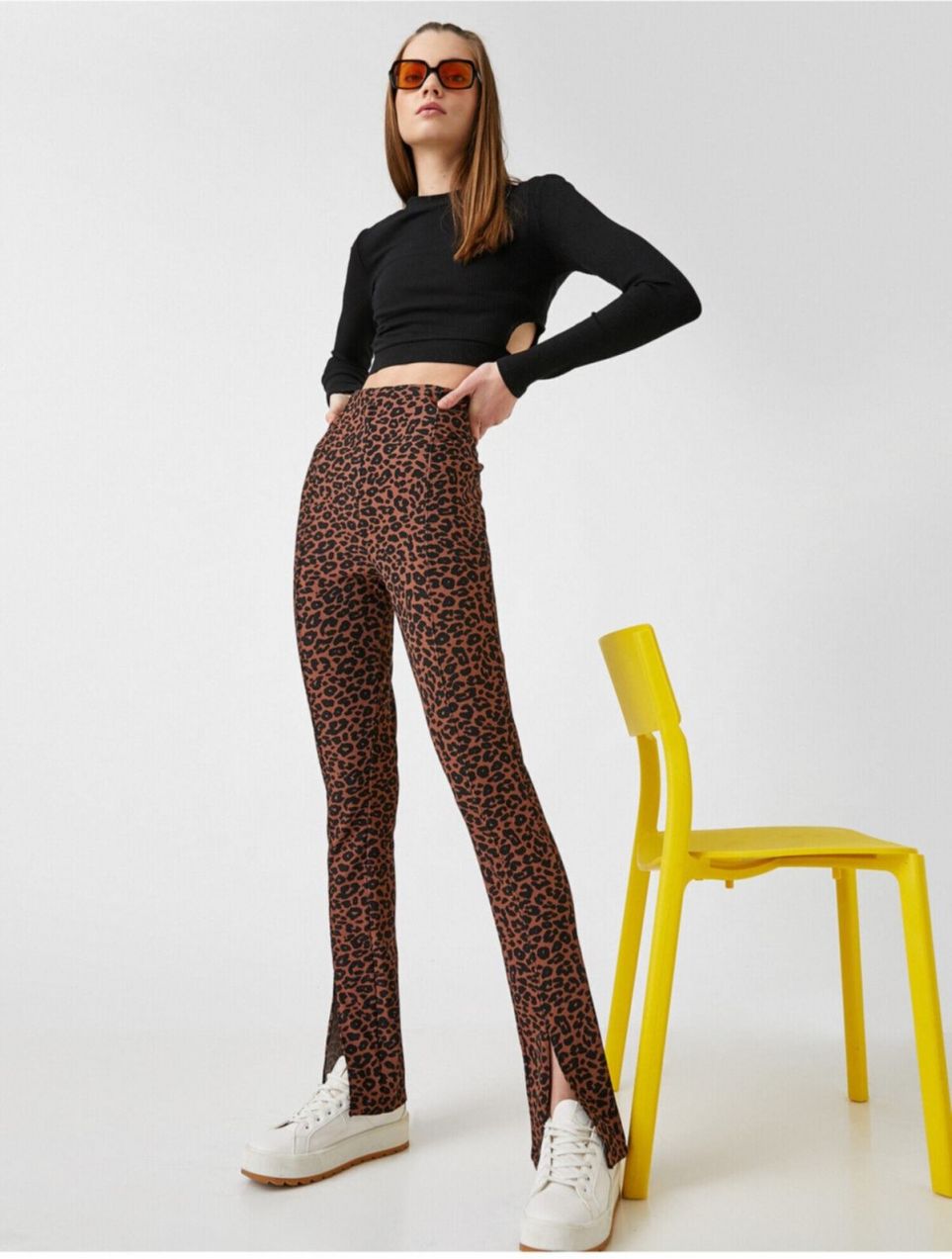 Nohavice Koton s vysokým pásom a rozparkom na leme - slim fit