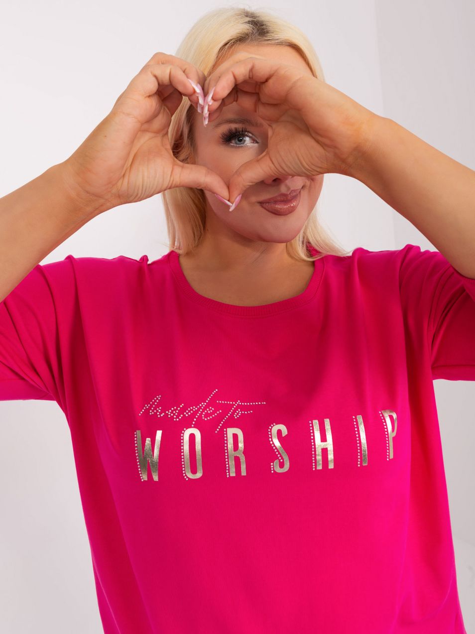Cotton fuchsia blouse in a larger size with appliqué