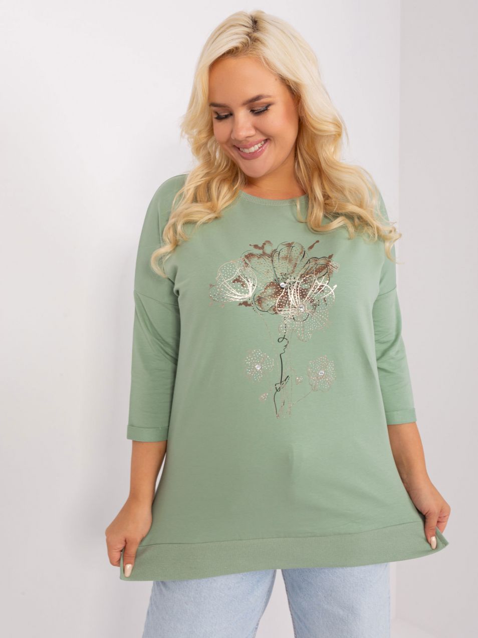 Larger size pistachio blouse with appliqué