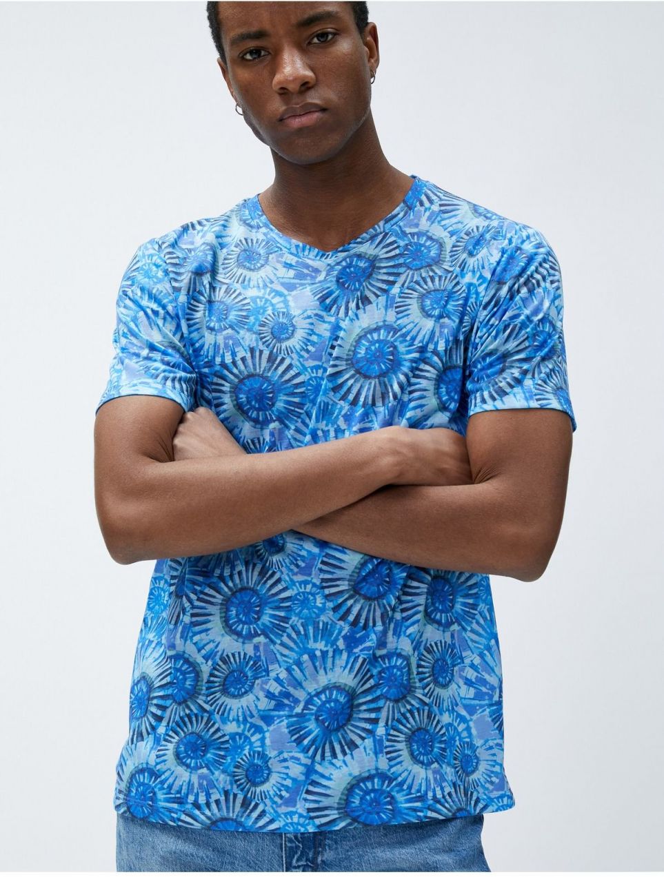 Tričko s geometrickou potlačou Koton, crew neck, slim fit, krátke rukávy.