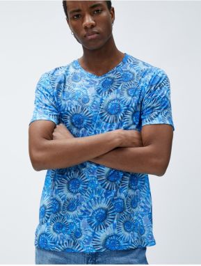 Tričko s geometrickou potlačou Koton, crew neck, slim fit, krátke rukávy.