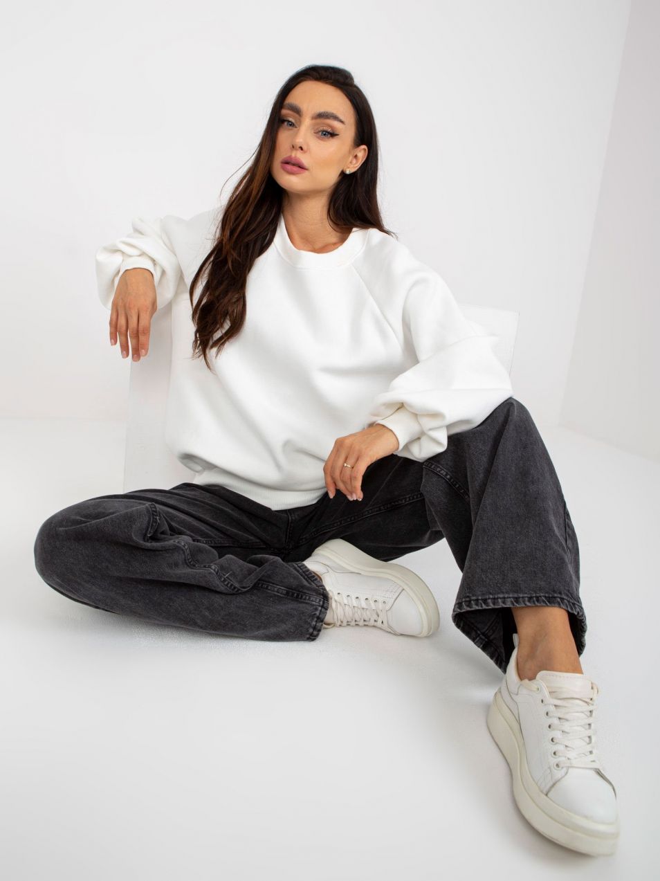 Ecru hoodie with round neckline
