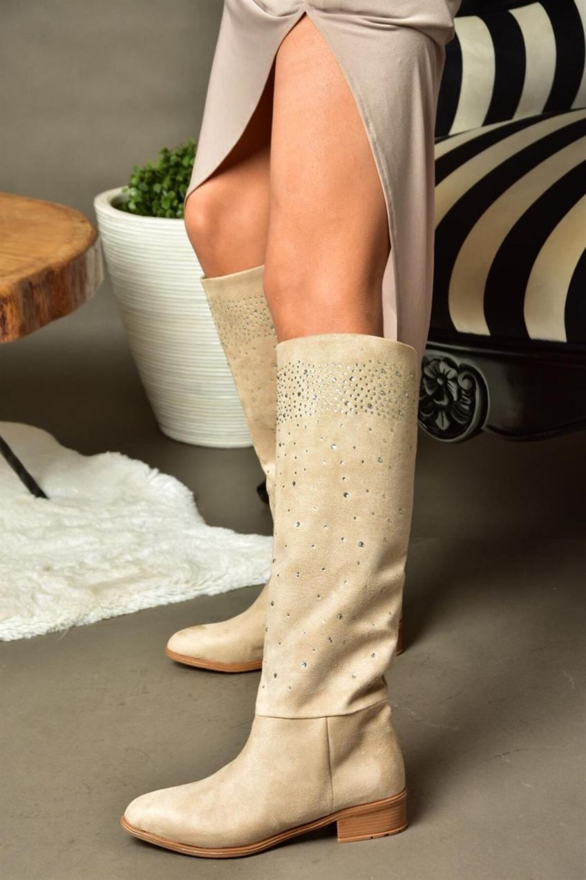 Dámske kožené semišové topánky Fox Shoes R726627502 s kamennými detailmi