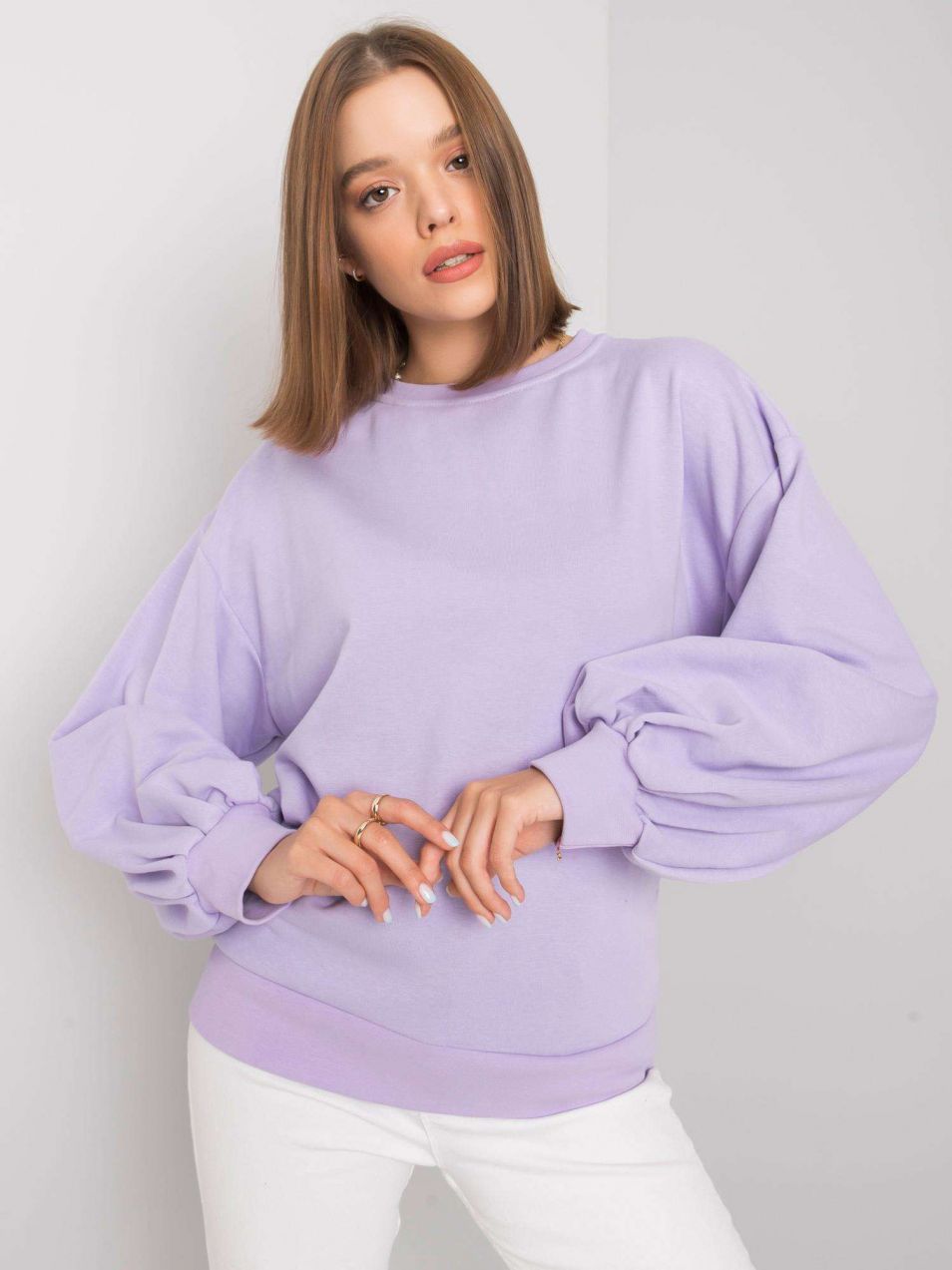 Purple sweatshirt with cut-out on the back