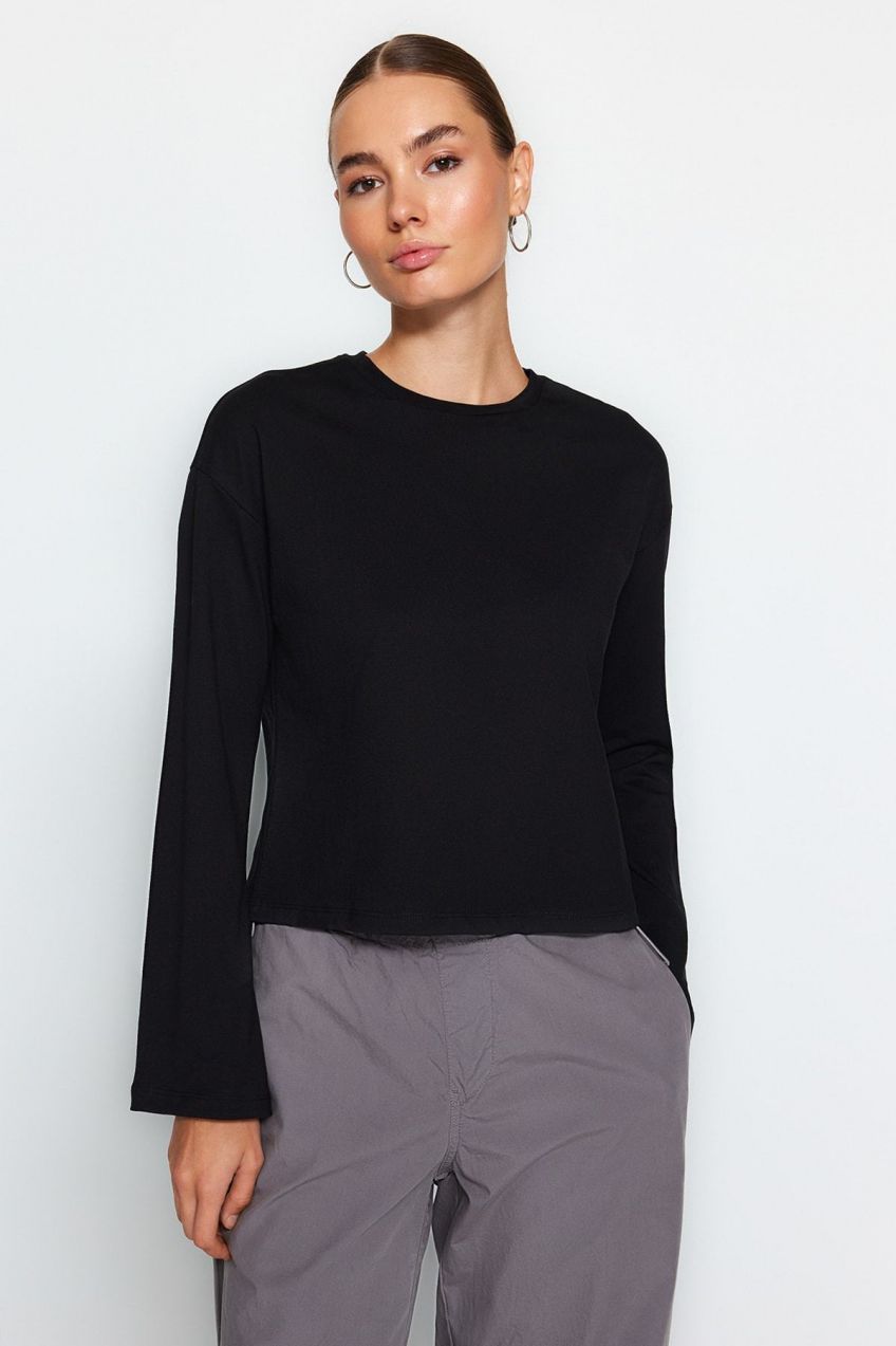 Trendyol Black Prémiové španielske rukávy Crew krk pravidelný/regular fit pletené tričko