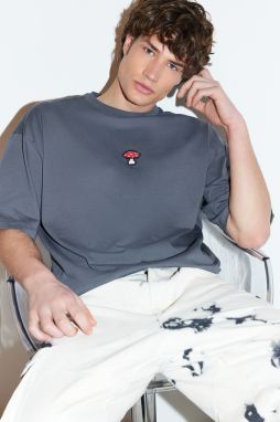 Trendyol Anthracite Oversize/Wide Cut Mushroom Embroidered 100% T-Shirt