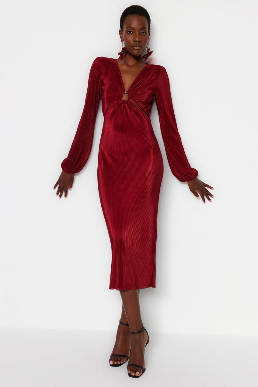 Trendyol Burgundy vypasované pletené okno/vystrihnuté detailne plisované elegantné večerné šaty