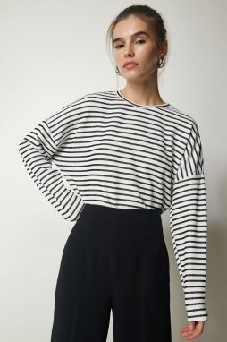 Happiness İstanbul Women's White Striped Knitted Blouse