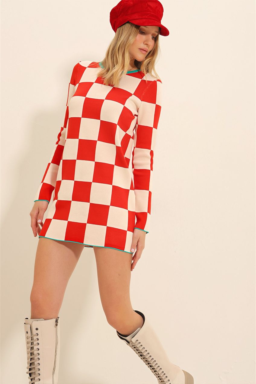 Trend Alaçatı Stili Women's Vanilla-Red Crew Neck Square Patterned Knitwear Dress