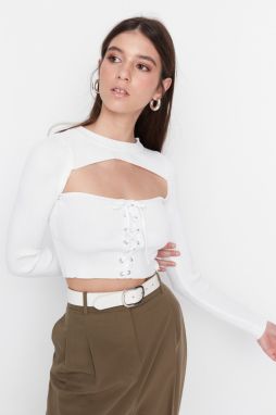 Trendyol Ecru Sveter s Oknom/Výrezom a Golierom Choker z Pleteniny