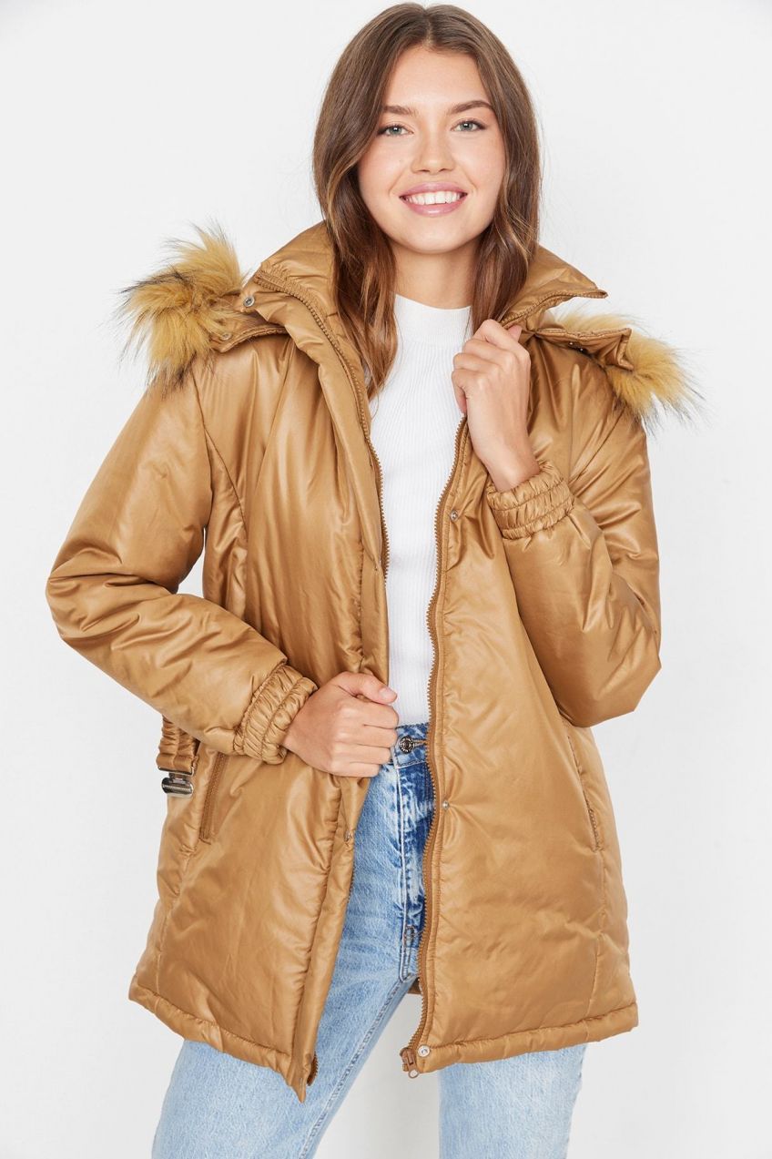 Trendyol Camel oversize oblúková kožušina s kapucňou prešívaná páperová bunda