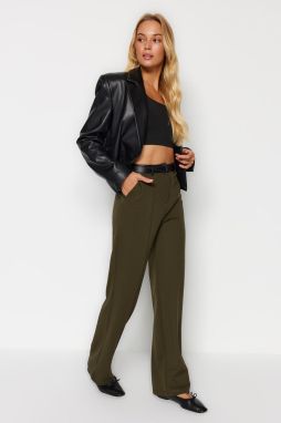 Trendyol khaki pás s detailom z imitácie kože, textúrovaná látka vysoký pás, pletené nohavice rovného strihu