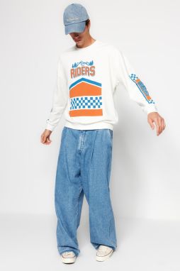 Trendyol Ecru Oversize/Wide Cut Long Sleeve Printed Sweatshirt
