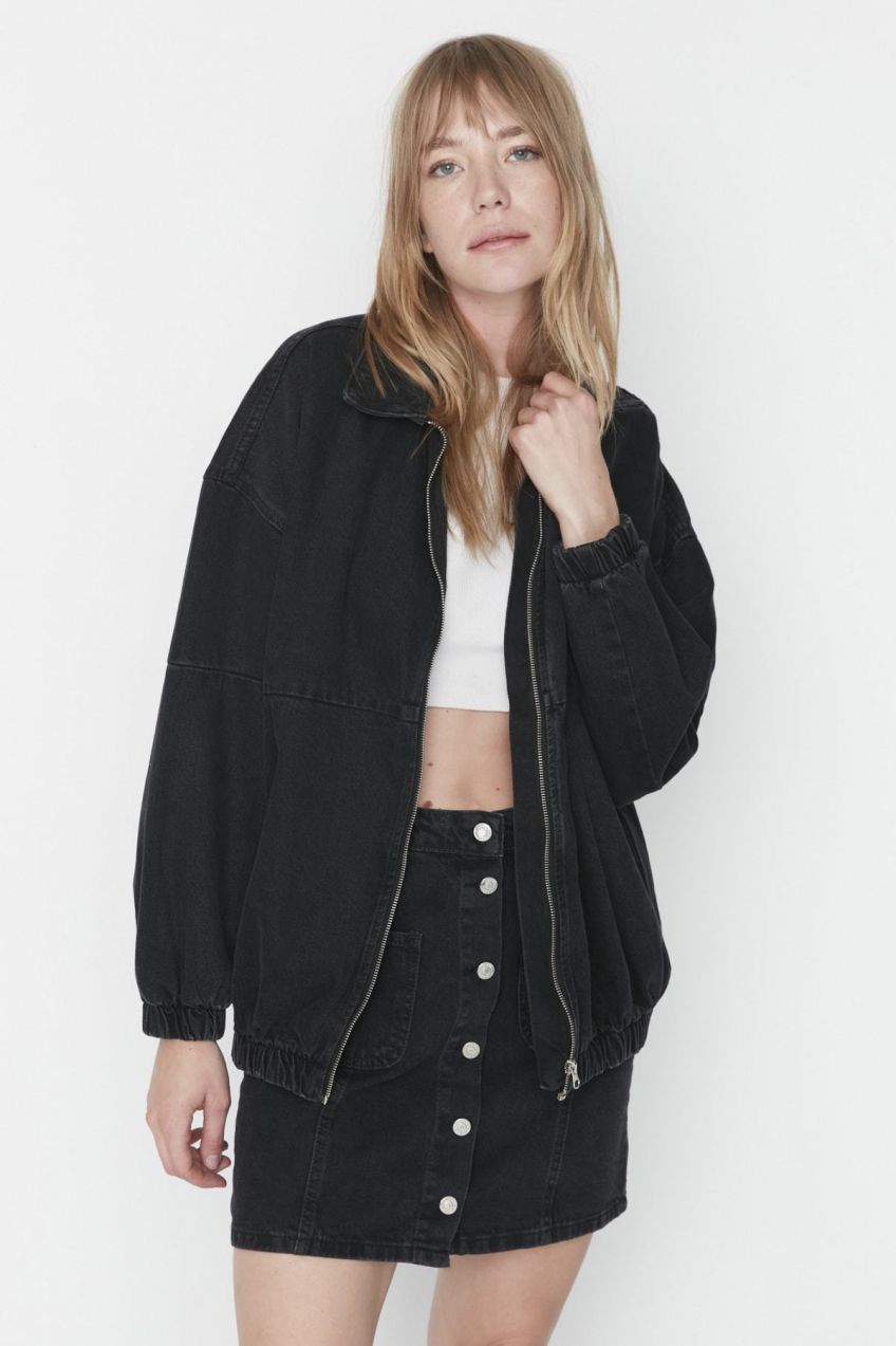 Trendyol Čierna oversized bomber džínsová bunda na zips