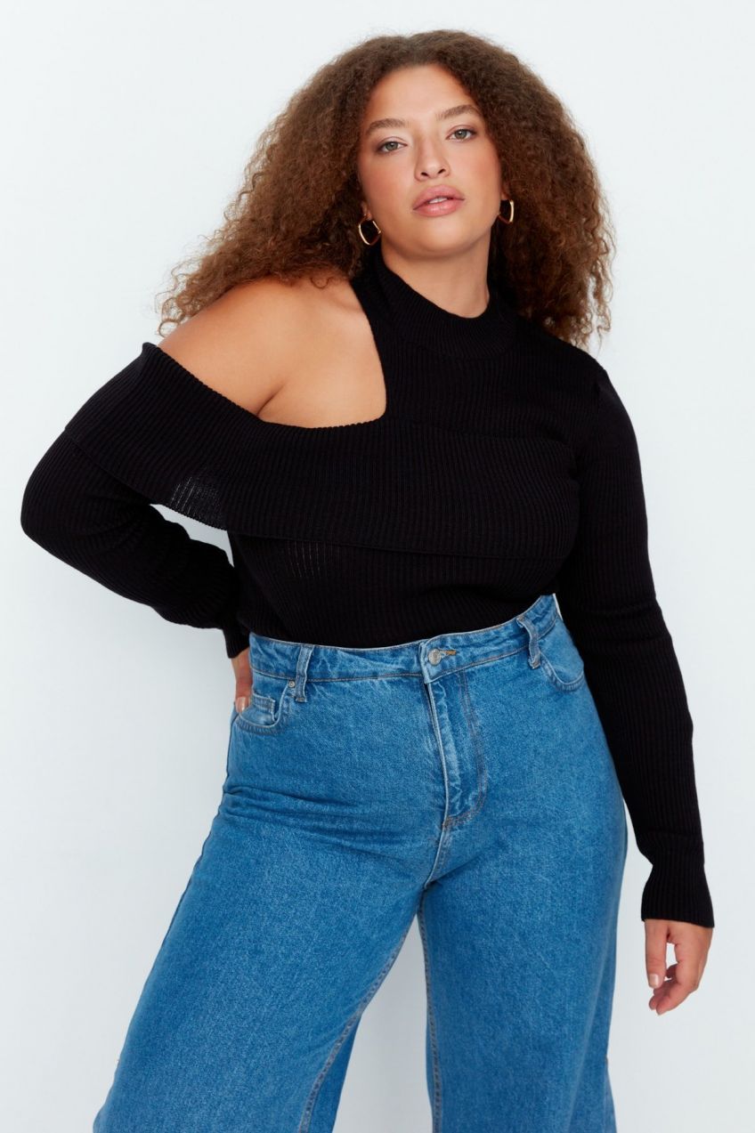 Trendyol Curve Black Shoulder detailný pletený sveter