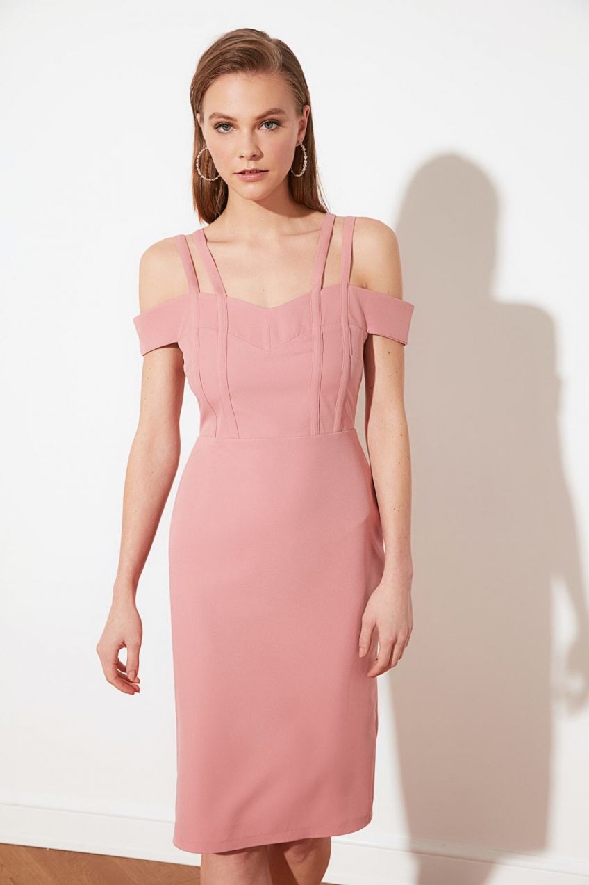 Trendyol šaty - ružové - bodycon