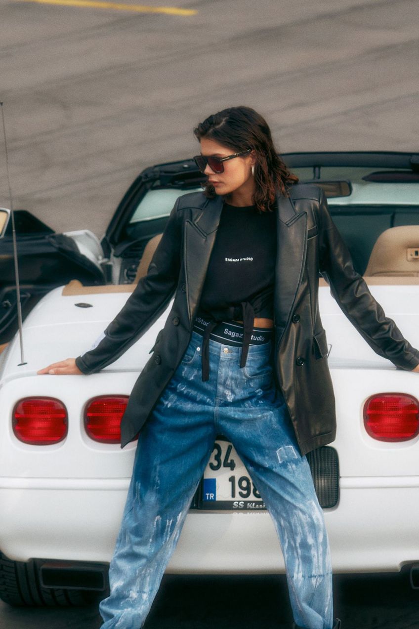 Trendyolová bunda - čierna - Regular fit