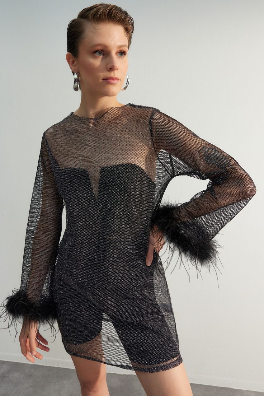 Trendyol Black Otrisch Detailné sieťované elegantné večerné šaty