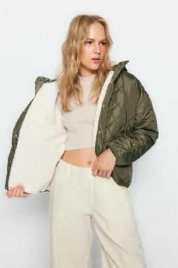 Trendyol Khaki nadrozmerný vodoodpudivý vodoodpudivý prešívaný kabát