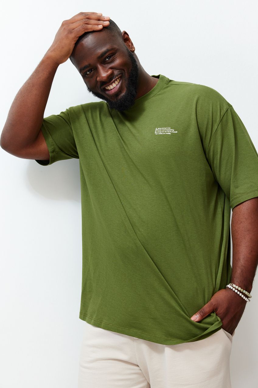 Trendyol Plus Size Khaki Oversize/Široký Strih 100% Bavlna Pohodlné Minimalistické Potlačené Tričko