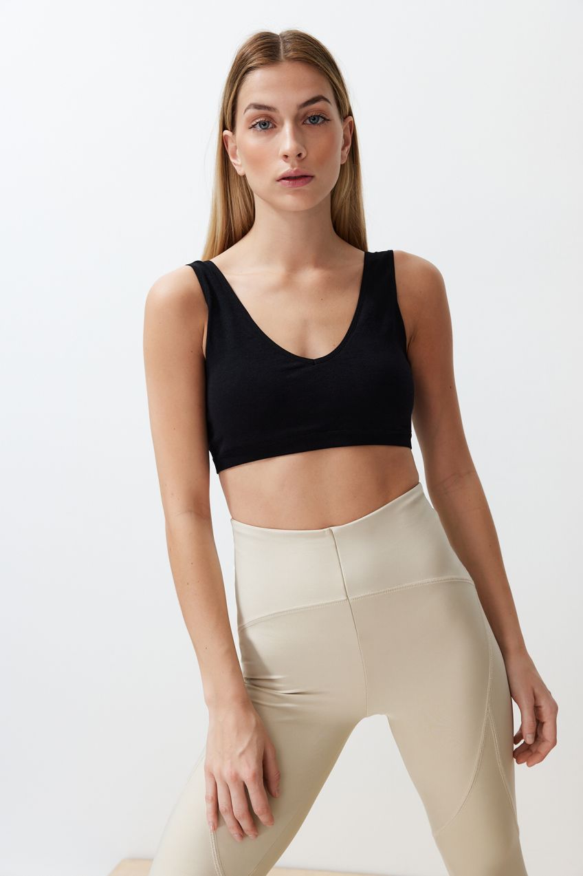 Trendyol Black Seamless Padded/Shaping Knitted Sports Bra