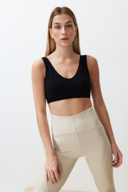 Trendyol Black Seamless Padded/Shaping Knitted Sports Bra