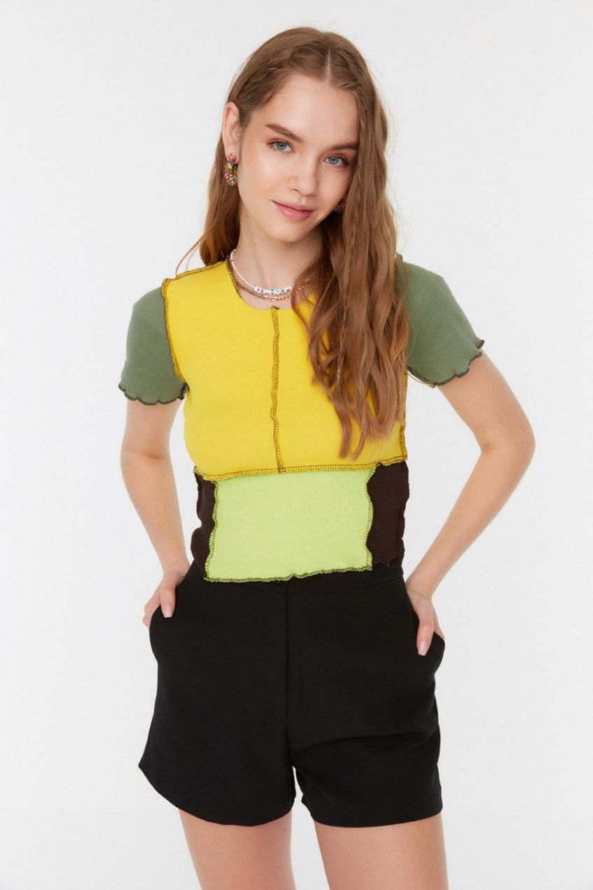 Trendyol žltá pruhovaná menčestrová crop pletená blúzka