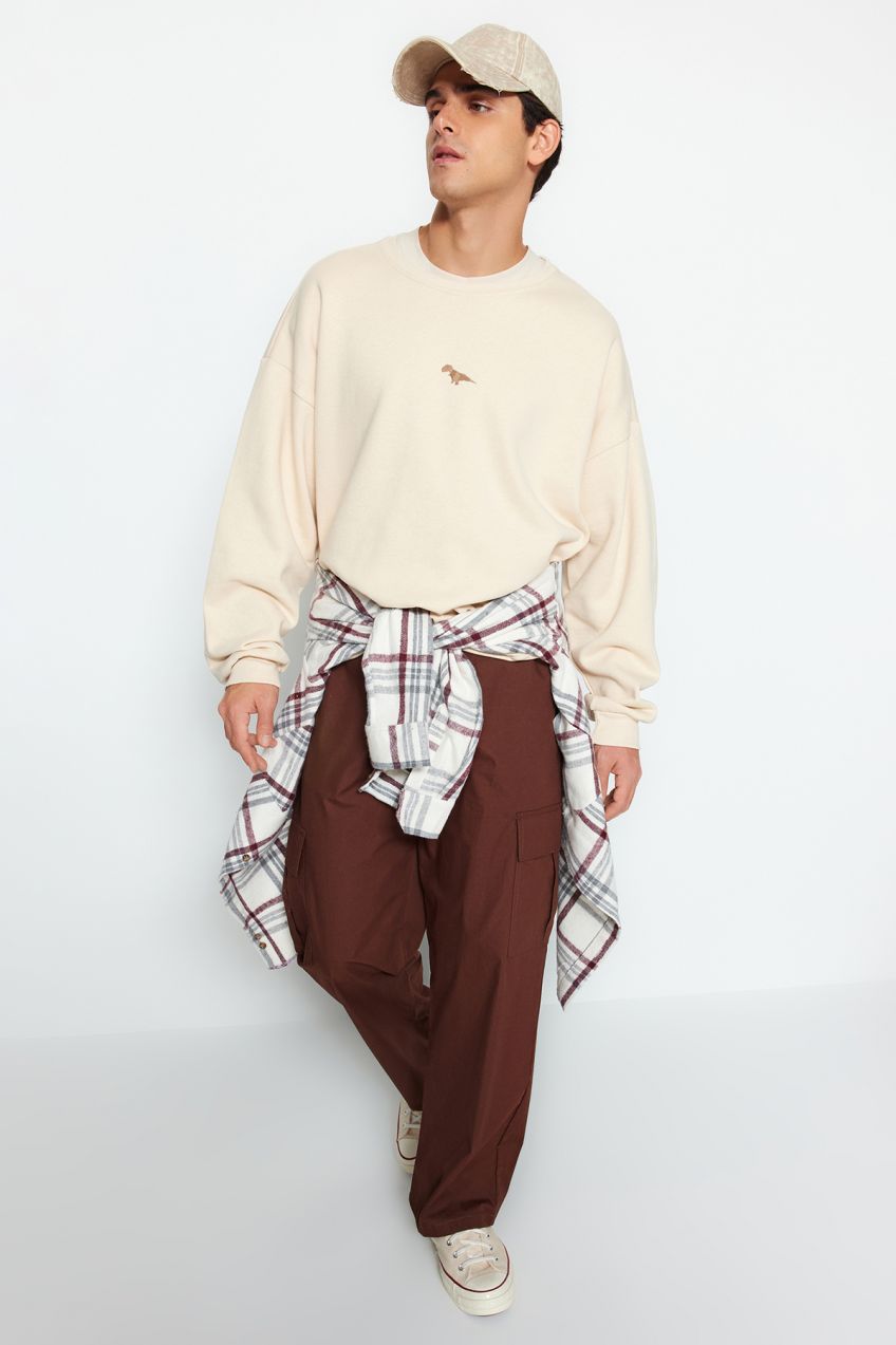 Trendyol Beige Oversize/Wide Cut Fleece/Warm Dinosaur Embroidered Sweatshirt