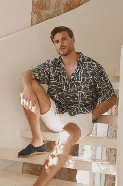 Trendyol Black Oversize Fit 100% Viscose Patterned Short Sleeve Casual Summer Shirt