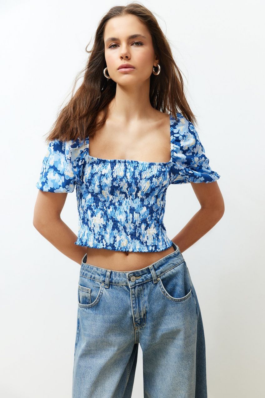 Trendyol Blue Gimped Square Neck Fitted/Situated Crop Knitted Blouse