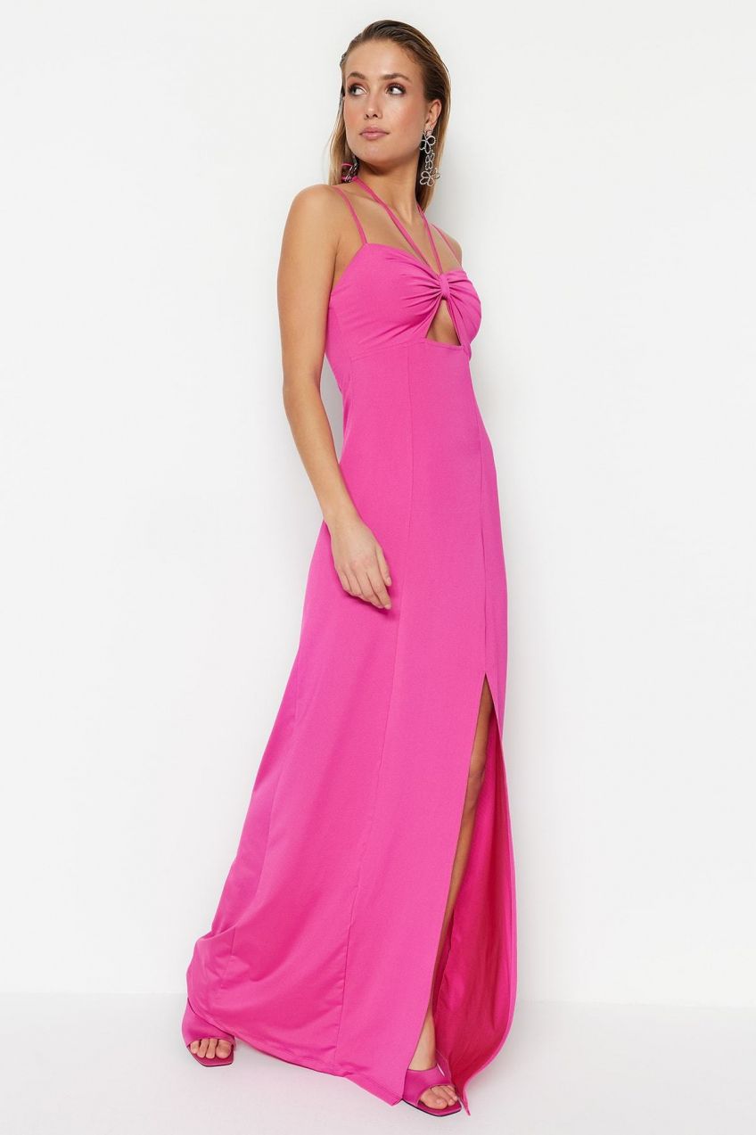 Trendyol Fuchsia podšité pletené večerné šaty s oknom/vystrihnutým detailom