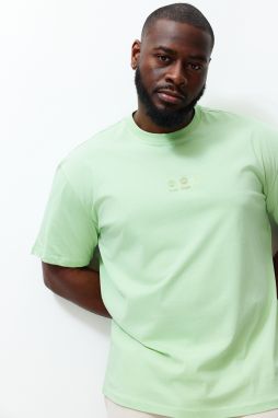 Trendyol Plus Size Mint Relaxed/Comfortable Cut 100% Cotton Sun-Text Embroidered T-Shirt