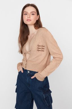 Trendyol X Sagaza Studio svetlohnedá výšivka detailný pletený kardigán